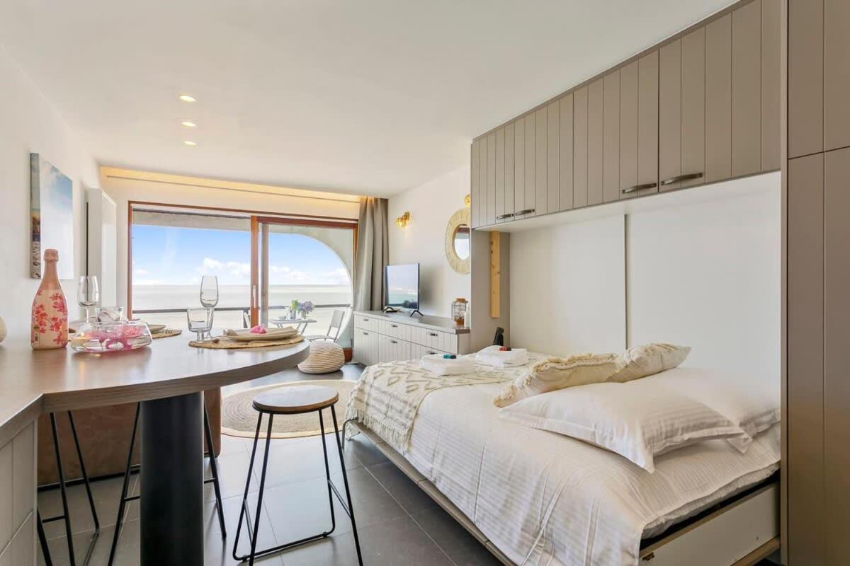 Huswell - Studio With Great Sea View On Terrace Knokke-Heist Eksteriør billede